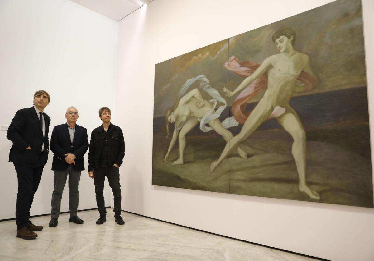 Por la izquierda, Alfonso Palacio, Antón García y Juan Fernández Álava, junto al cuadro «Atalanta e Hipómenes». | Fernando Rodríguez