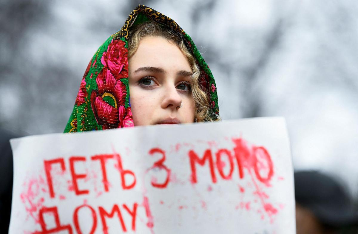 People protest against Russias attack on Ukraine, in The Hague