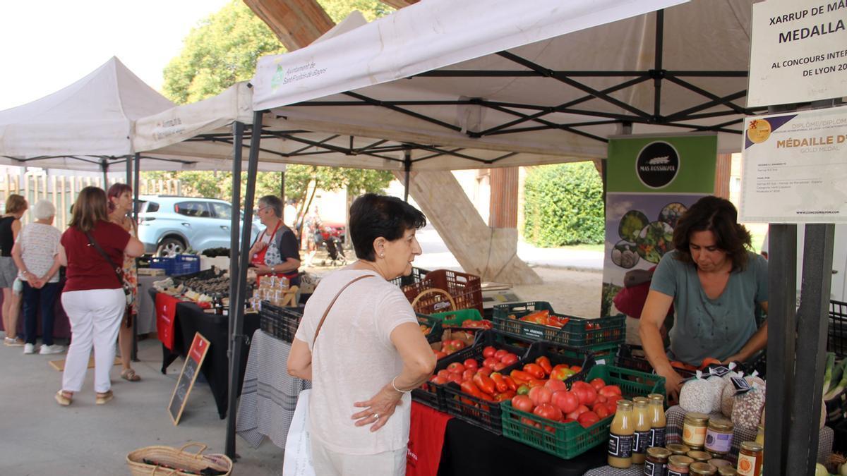 Sant Fruitós de Bages celebra el Mercat de la Terra amb el tomàquet com a protagonista