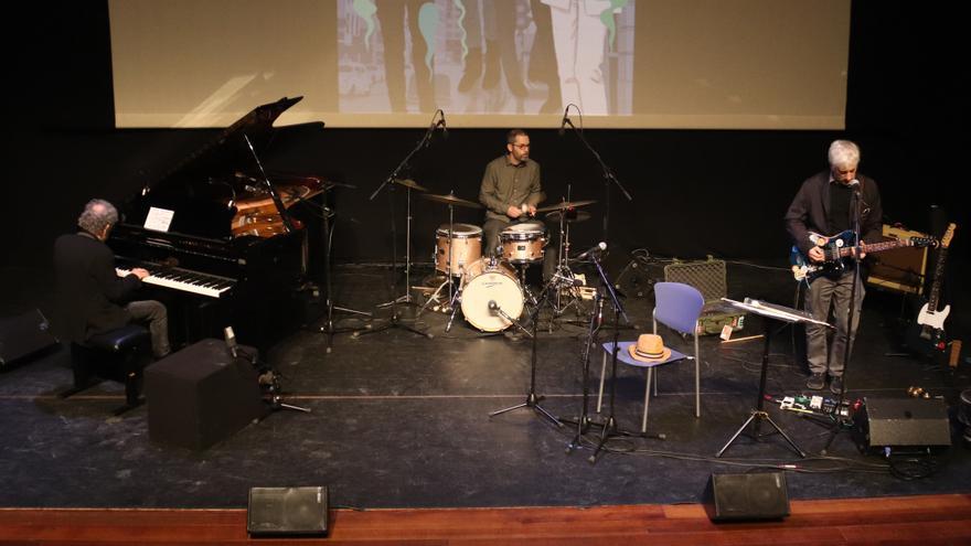 Banyoles recrea la Velvet Underground amb Pascal Comelade i Lee Ranaldo