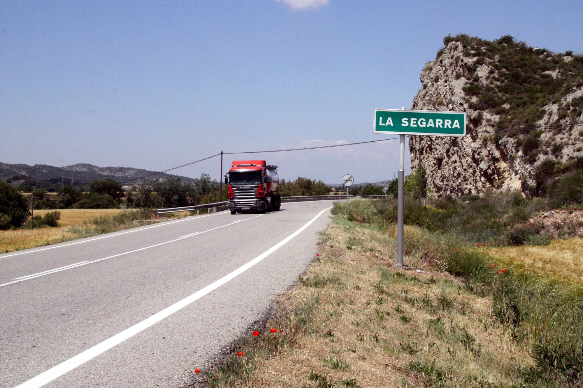 Cartel que indica entrad a la comarca de la Segrra, cerca de Torà