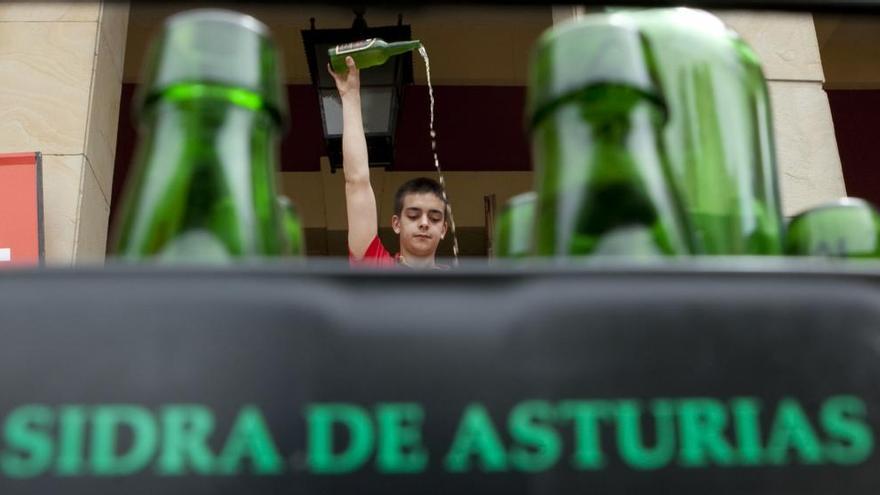 Récord de ventas de sidra elaborada con manzana asturiana: 3,7 millones de botellas