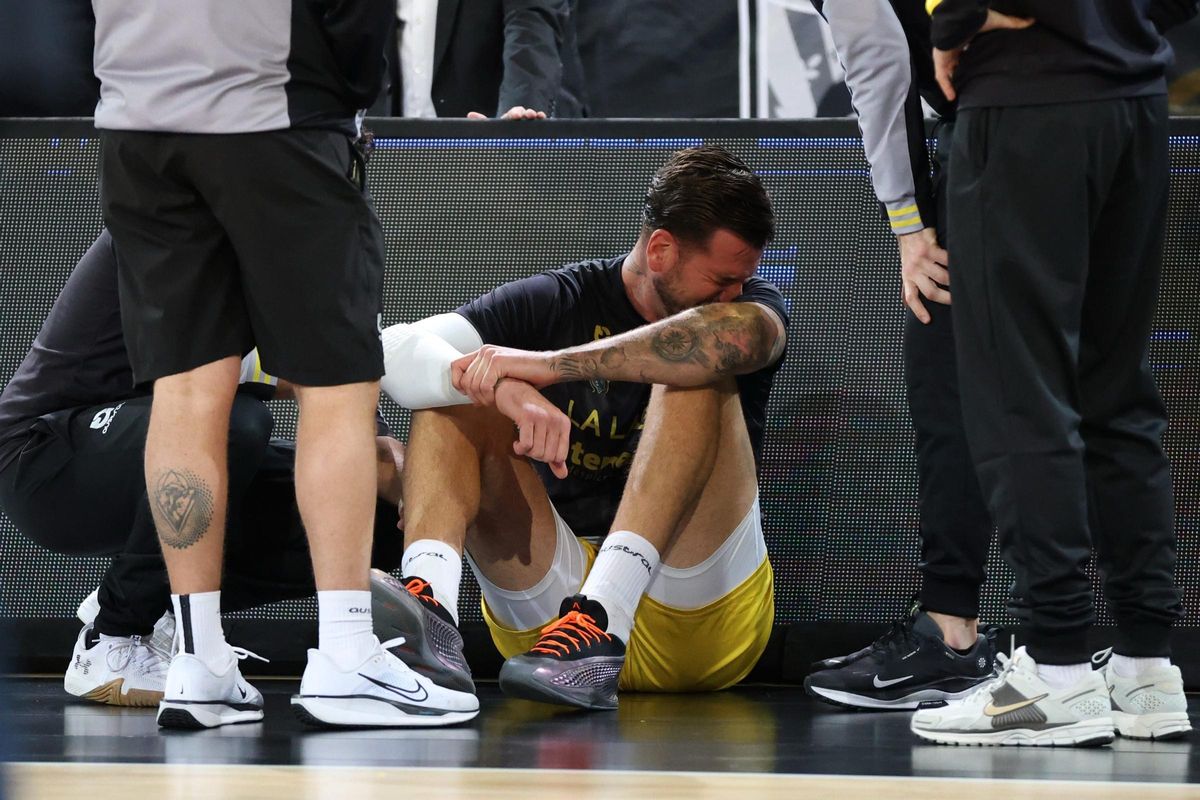 Fran Guerra, tras lesionarse en Bilbao.