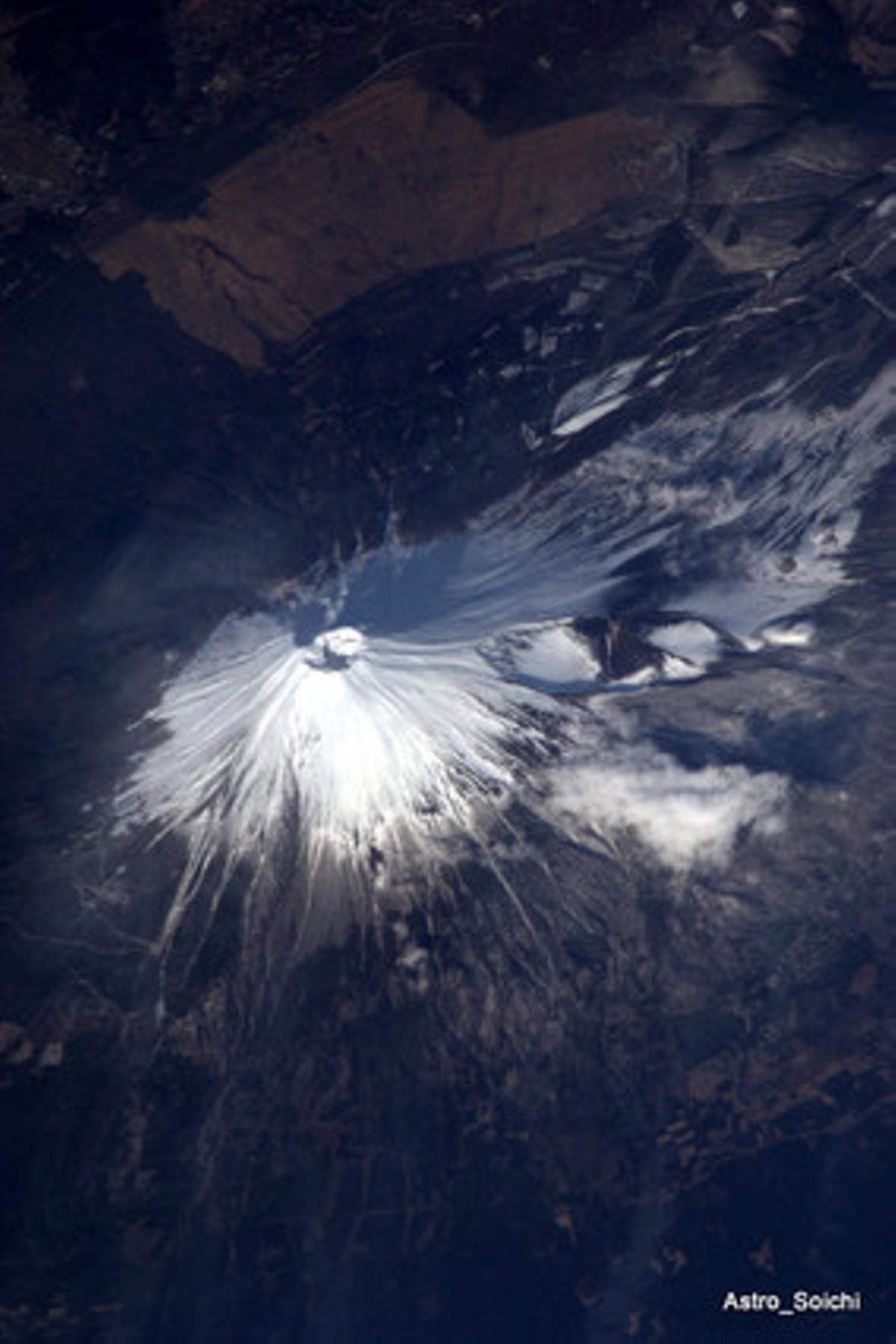 Una parte importante de las fotografías que Noguci ha realizado son de su país natal. En la imagen, el celebre volcán Fuji.