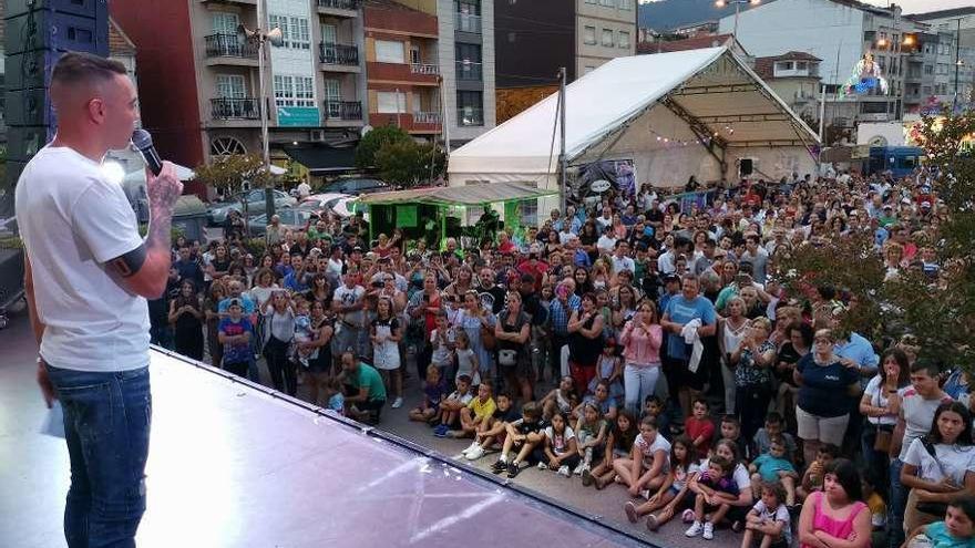 El ídolo céltico, durante el pregón que ofreció a sus vecinos de Moaña. // Santos Álvarez