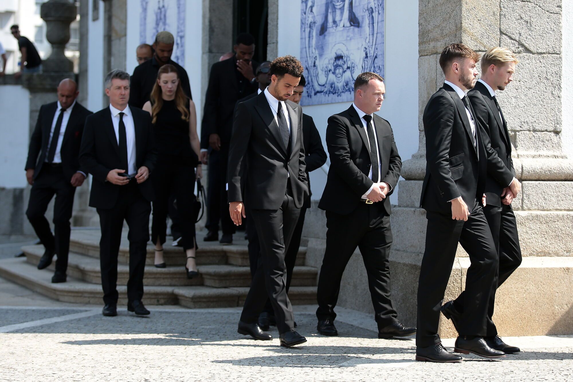 Gondomar (Portugal), 05/07/2025.- Liverpool FC palyers attend the funeral of late Portugal's player Diogo Jota and his brother Andre Silva, in Gondomar, Portugal, 05 July 2025. Jota and his brother died in a car accident in Spain on 03 July 2025. (España) EFE/EPA/MANUEL FERNANDO ARAUJO
