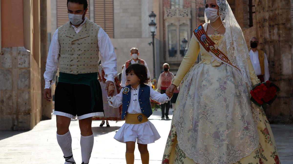 Búscate en el segundo día de Ofrenda por las calles del Mar y Avellanas entre las 9:00 y 10:00 horas