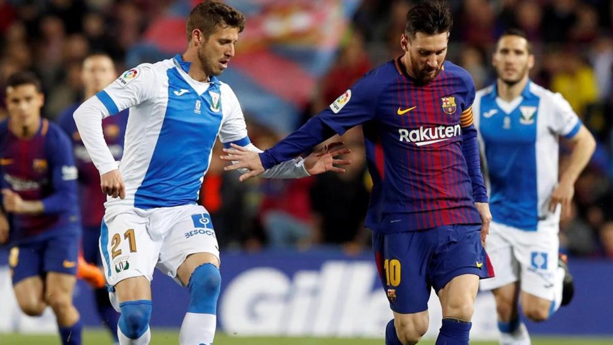 Messi abrió el marcador de falta y firmó también el segundo gol