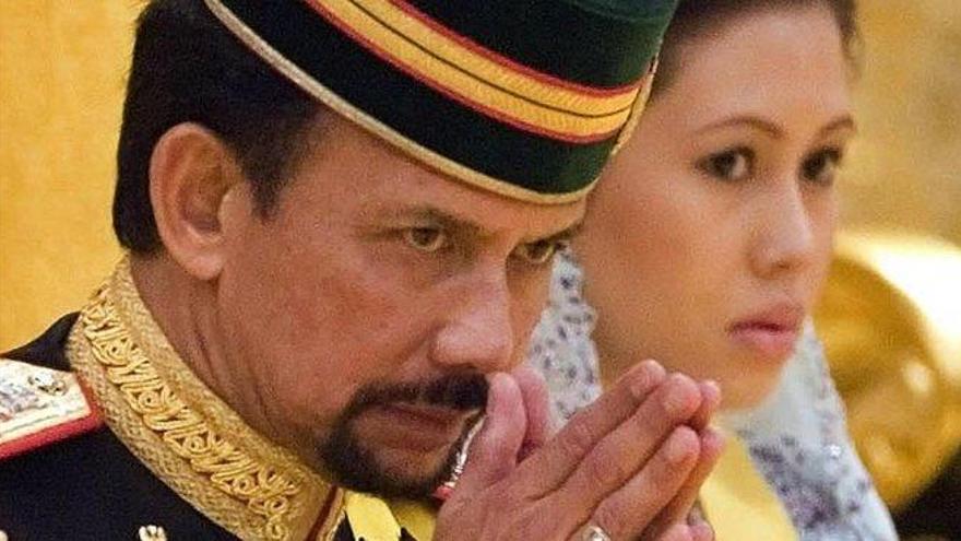 Brunei cede y aplaza la pena capital para los homosexuales