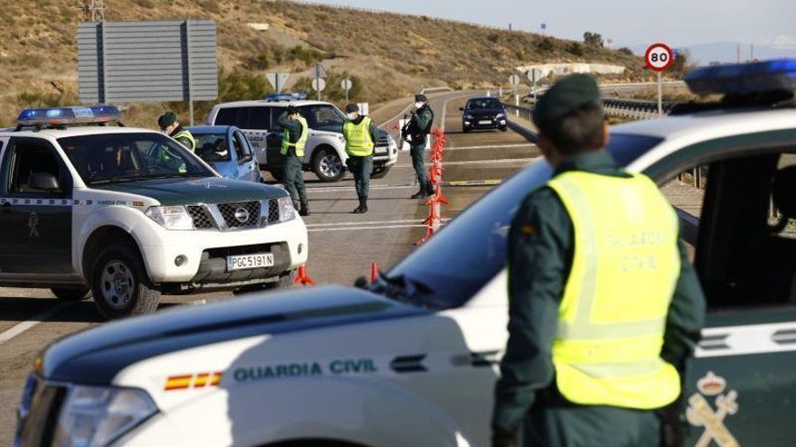 Cárcel para un copiloto tras hallar un kilo de cocaína debajo de los asientos del coche en Pina de Ebro (Zaragoza)