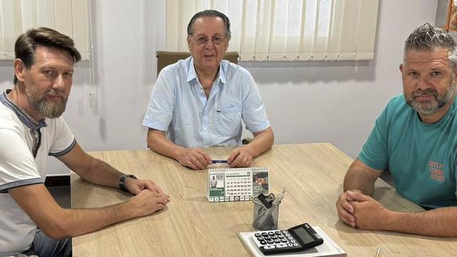 José Luis Escandell, administrador de COESSA, y sus hijos José Luis y Miguel Angel Escandell. | | COESSA