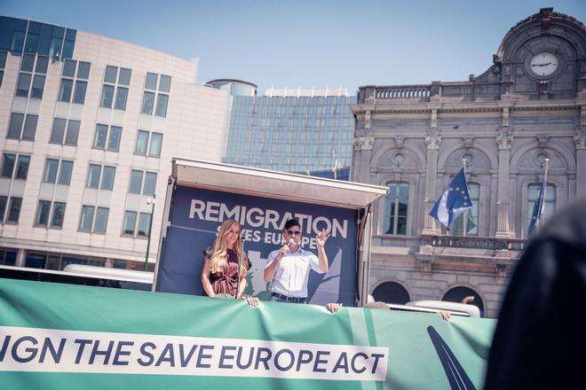 ¿Qué es la Save Europe Act? 5 claves de la campaña liderada por supremacistas blancos que defiende las deportaciones masivas