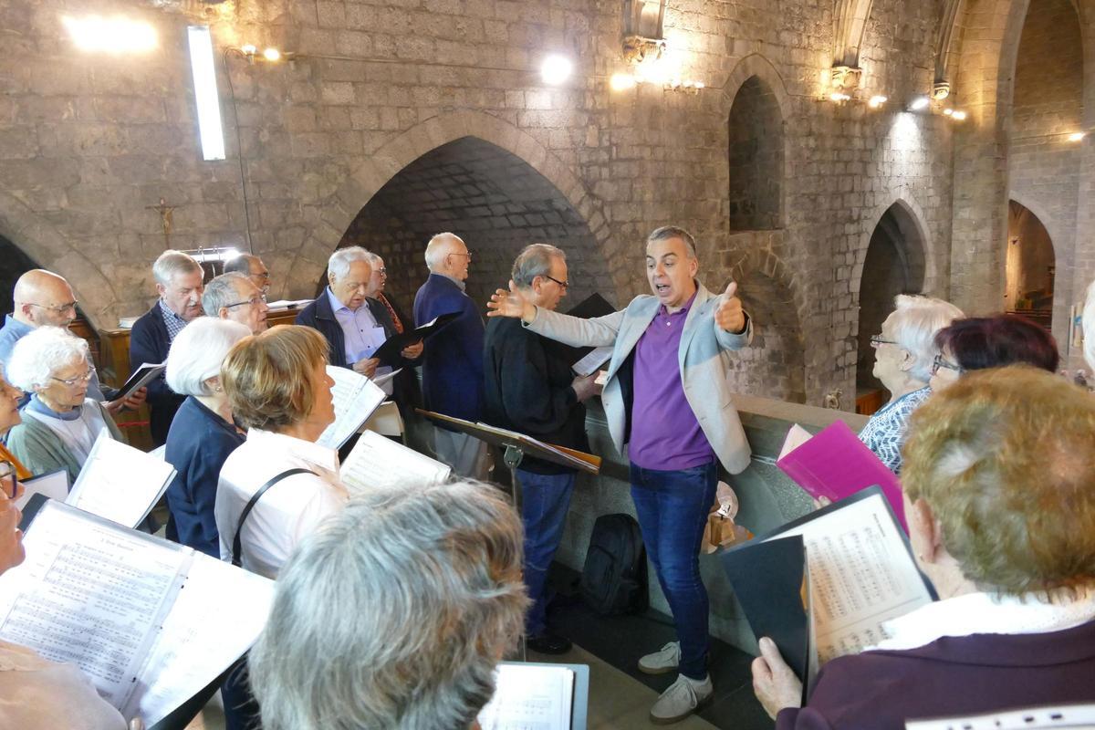 EN IMATGES | El bisbe de Girona Octavi Vilà presideix l'ofici de Santa Creu a l'Església de Sant Pere de Figueres EN IMATGES | El bisbe de Girona Octavi Vilà presideix l'ofici de Santa Creu a l'Església de Sant Pere de Figueres