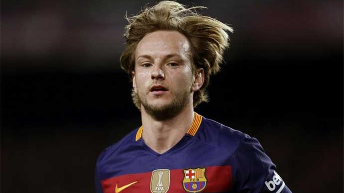 Ivan Rakitic fue el único titular habitual en el once del Valencia - Barcelona de la Copa 2015/16