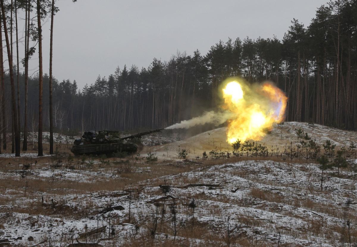 Militares ucranianos cerca de la línea del frente cerca de Kreminna, región de Lugansk, el 12 de enero de 2023, en medio de la invasión rusa de Ucrania.