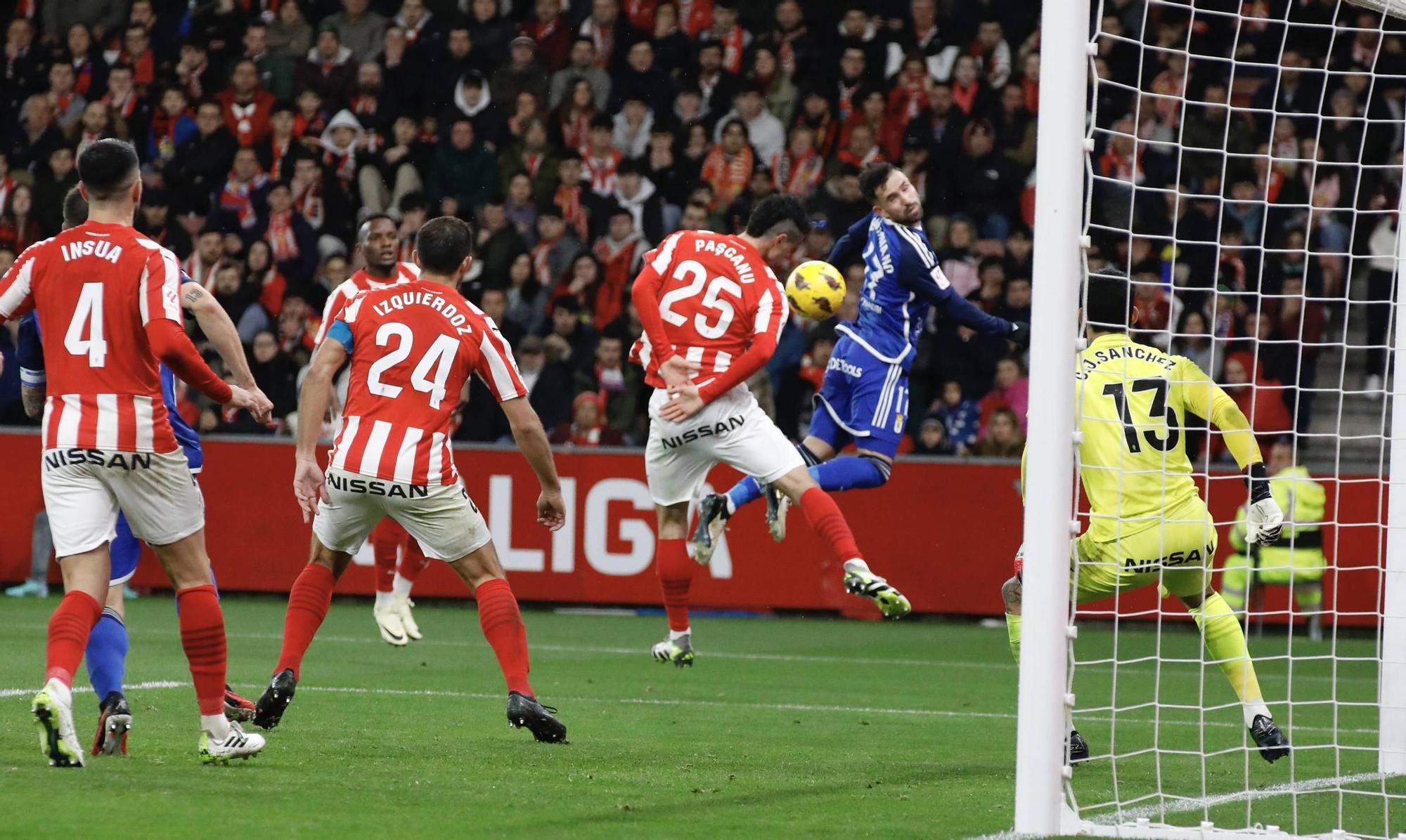 Real Sporting - Real Oviedo: el derbi en imágenes