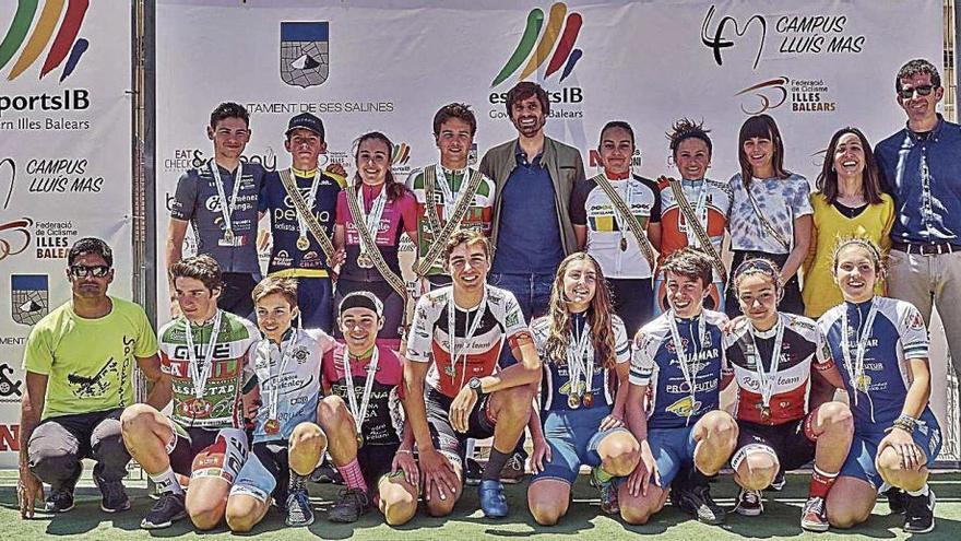 Podio general de las pruebas de las finales de Ses Salines del ciclismo balear de base.