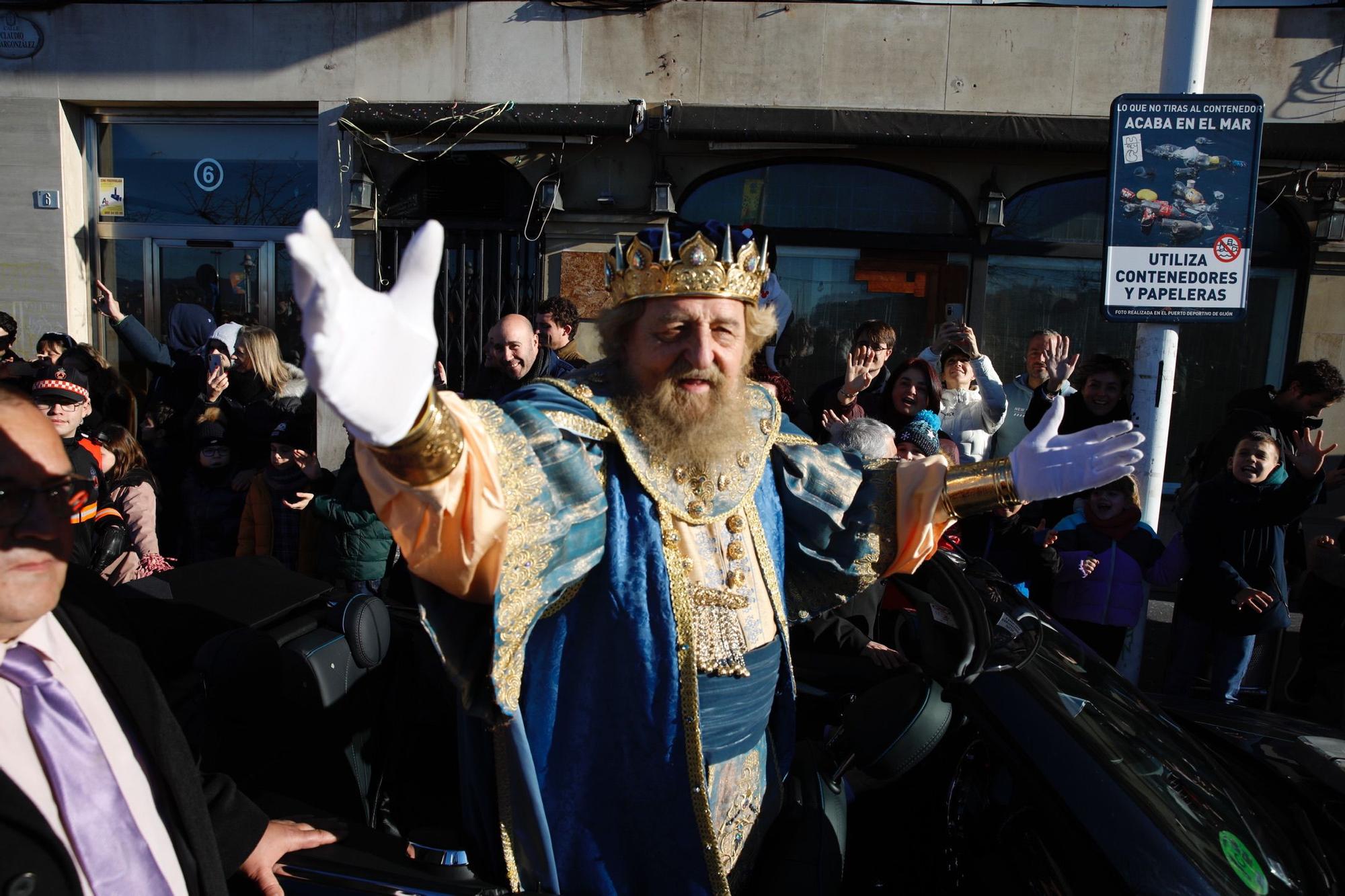 Así ha sido la llegada de los Reyes Magos a Gijón