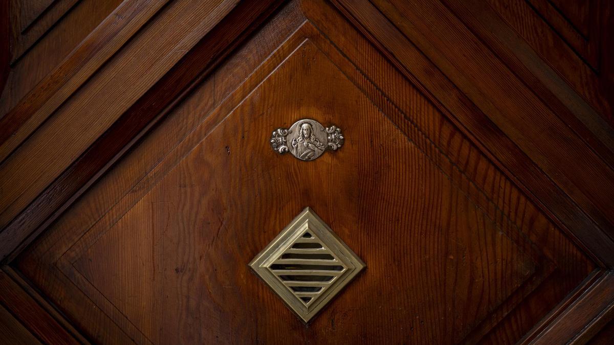 En imágenes | Así es el piso de Zaragoza donde el Papa Francisco ofició una misa en los 70