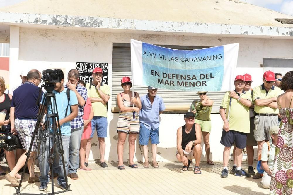 Protestas por el estado del Mar Menor en Los Nieto