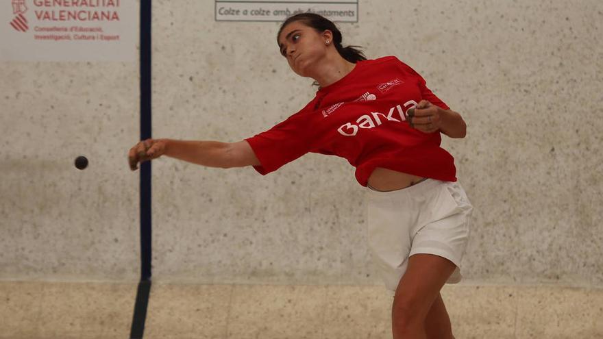 La nova campiona del mà a mà femení va fer molt de mal amb el traure.