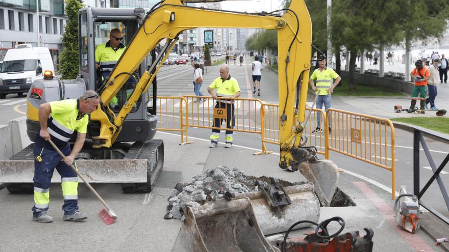 La supresión del «cascayu» empieza con el picado de asfalto para instalar semáforos