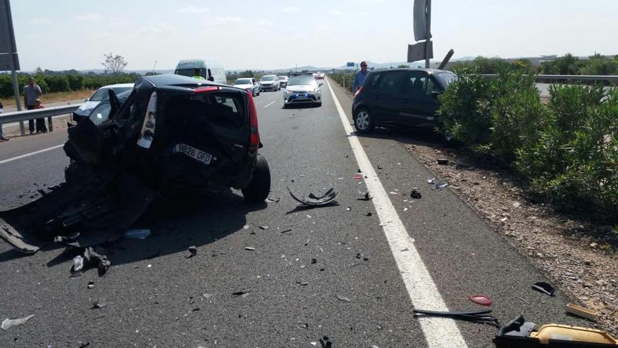 Accidente ocurrido en la CV-35 a la altura de Casinos.