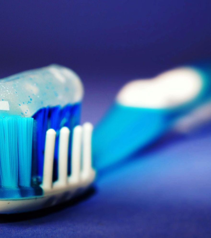 ¿Y si tu pasta de dientes afectara a tu salud? Los daños que pueden provocar en tu tiroides y cómo elegir una alternativa segura