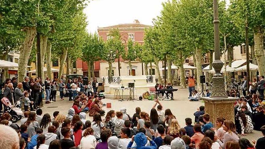 La Plaça Major de sa Pobla fue el escenario de las actuaciones.