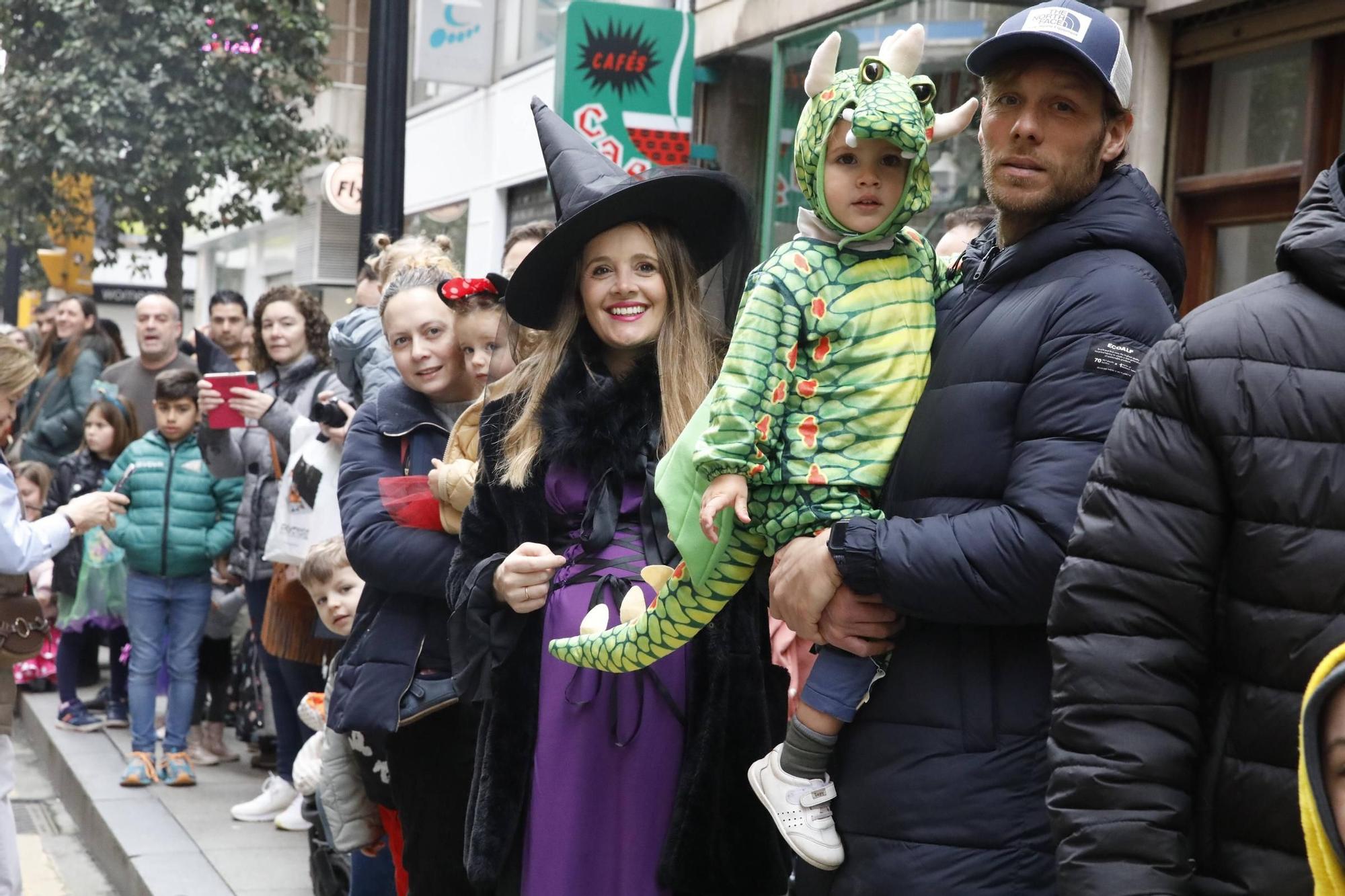 Así han disfrutado pequeños y mayores en el desfile infantil del Antroxu de Gijón (en imágenes)