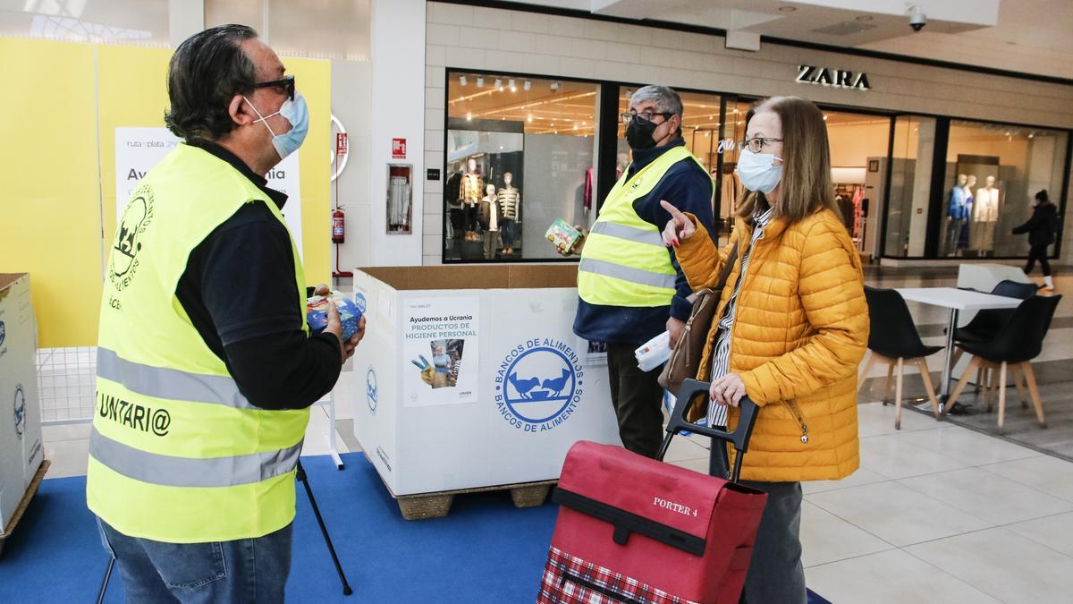 Solidaridad cacereña con Ucrania a través del Banco de Alimentos.