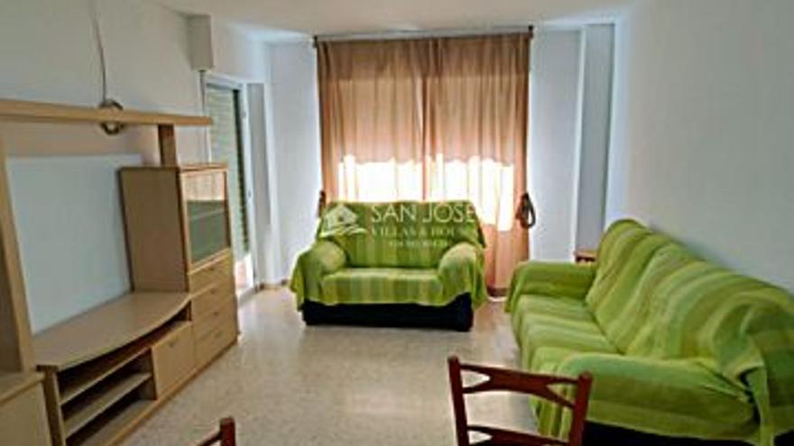 375 € Alquiler de piso en Aspe 85 m2, 3 habitaciones, 1 baño, 1 aseo, 4 €/m2...