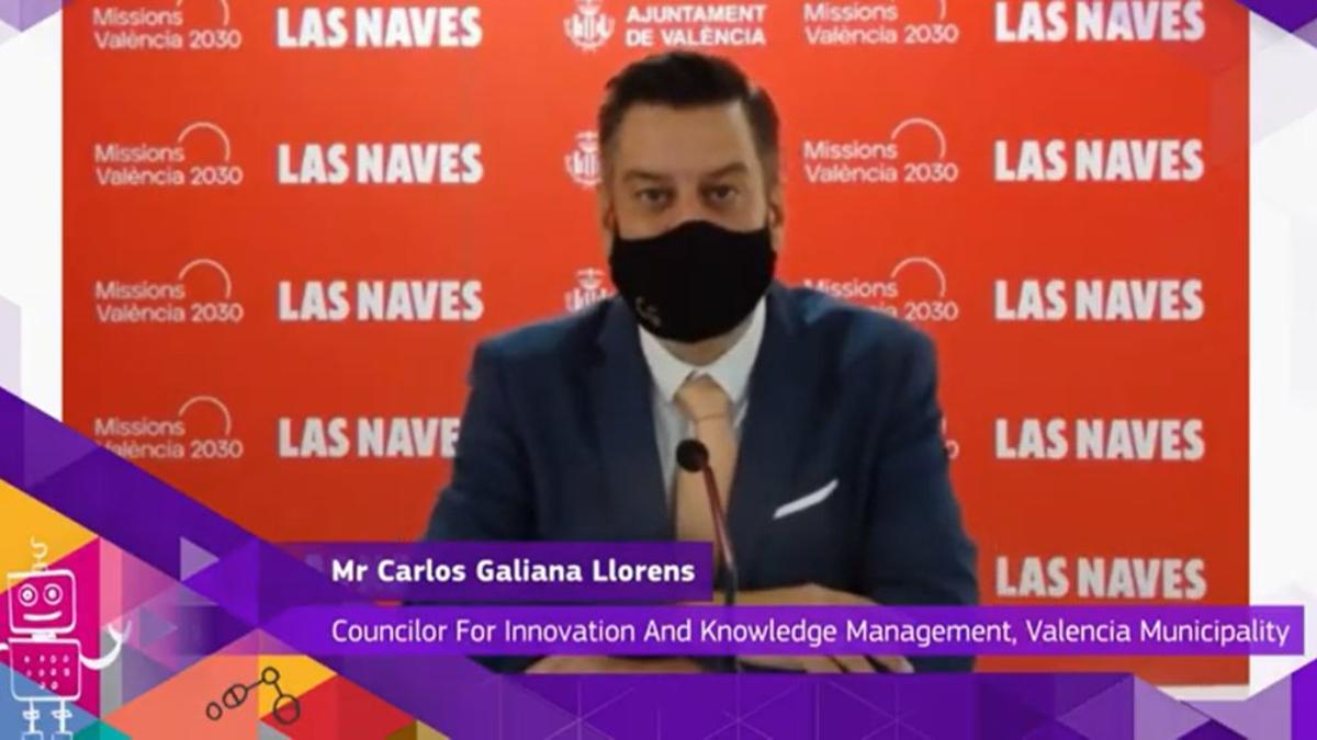 El concejal de Valencia que hizo creer que hablaba inglés, cuando era 'playback'