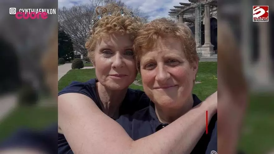 Cynthia Nixon celebra su 14 aniversario junto a su esposa y la homenajea de una forma muy emotiva: "Lo mejor que he hecho en mi vida"