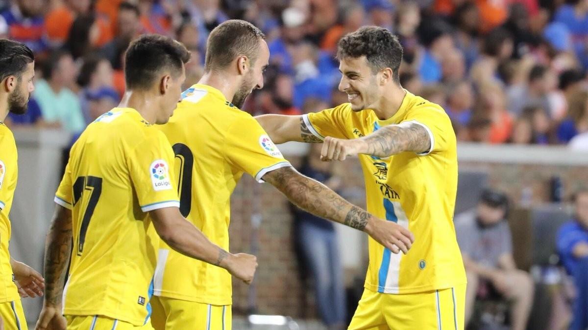 Hermoso felicita a Darder por su gol al Cincinnati.