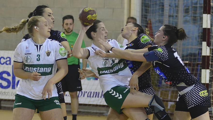 Imagen del último partido de Liga entre el Elche Mustang y el Clínicas Ricón Fertilidad de Málaga