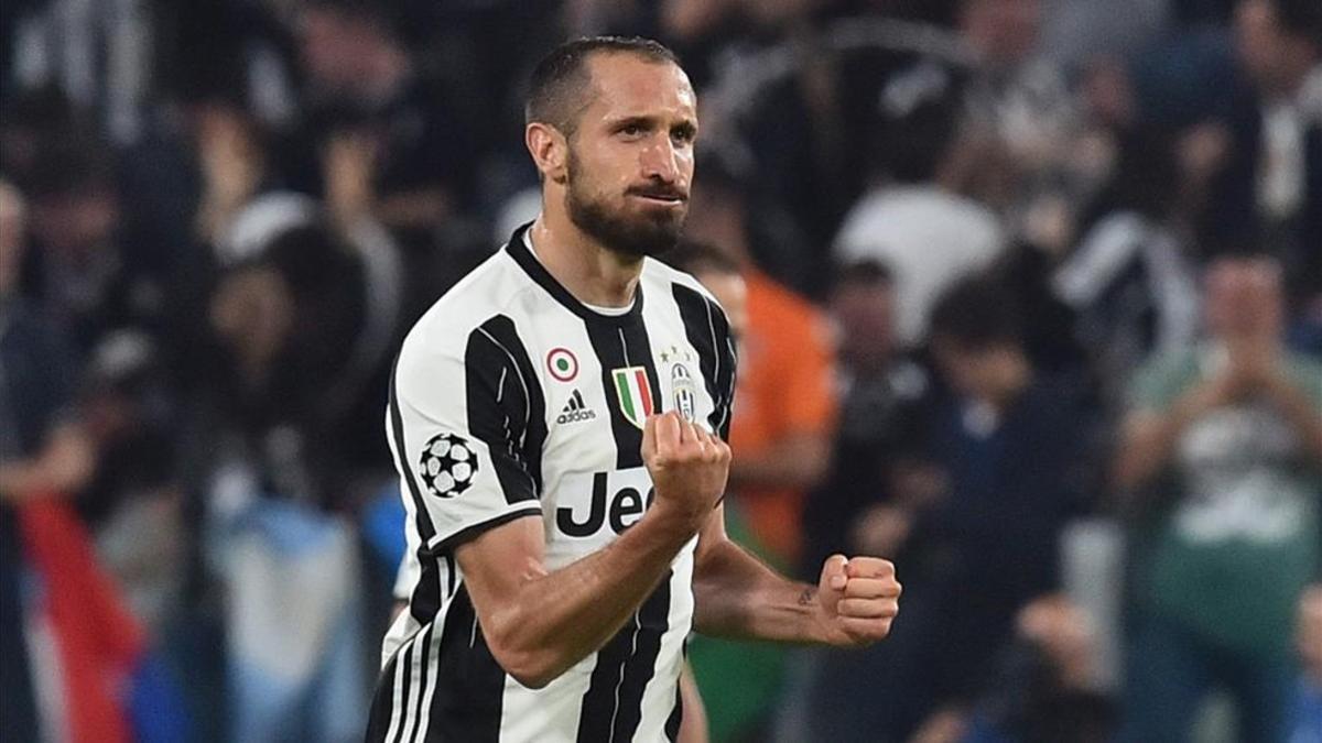 Chellini fue el protagonista de una jugada polémica en su área