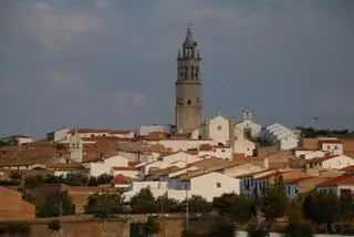 El castillo que se oculta entre los muros de la iglesia de un pueblo de Córdoba