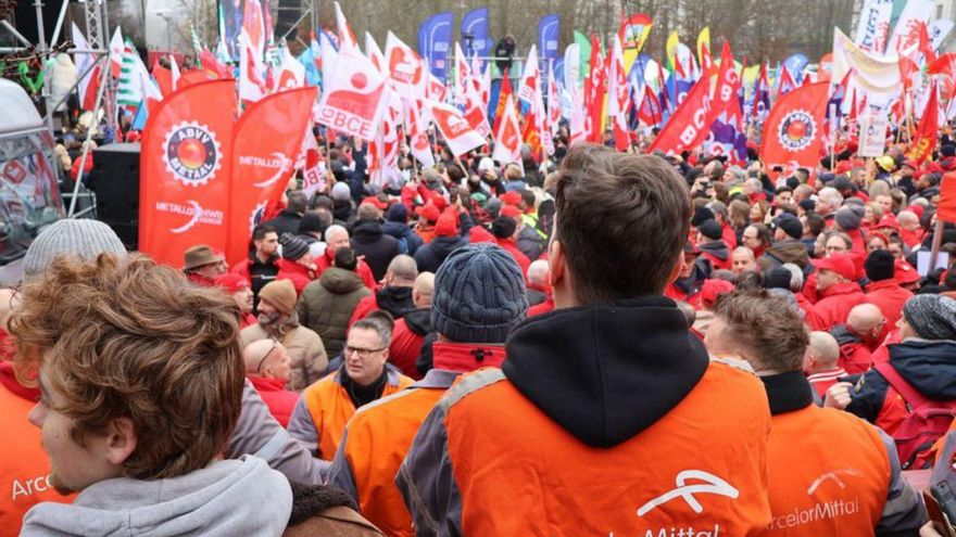 UGT anuncia &quot;movilizaciones a todos los niveles&quot; por el plan de ArcelorMittal de traslado de servicios a la India