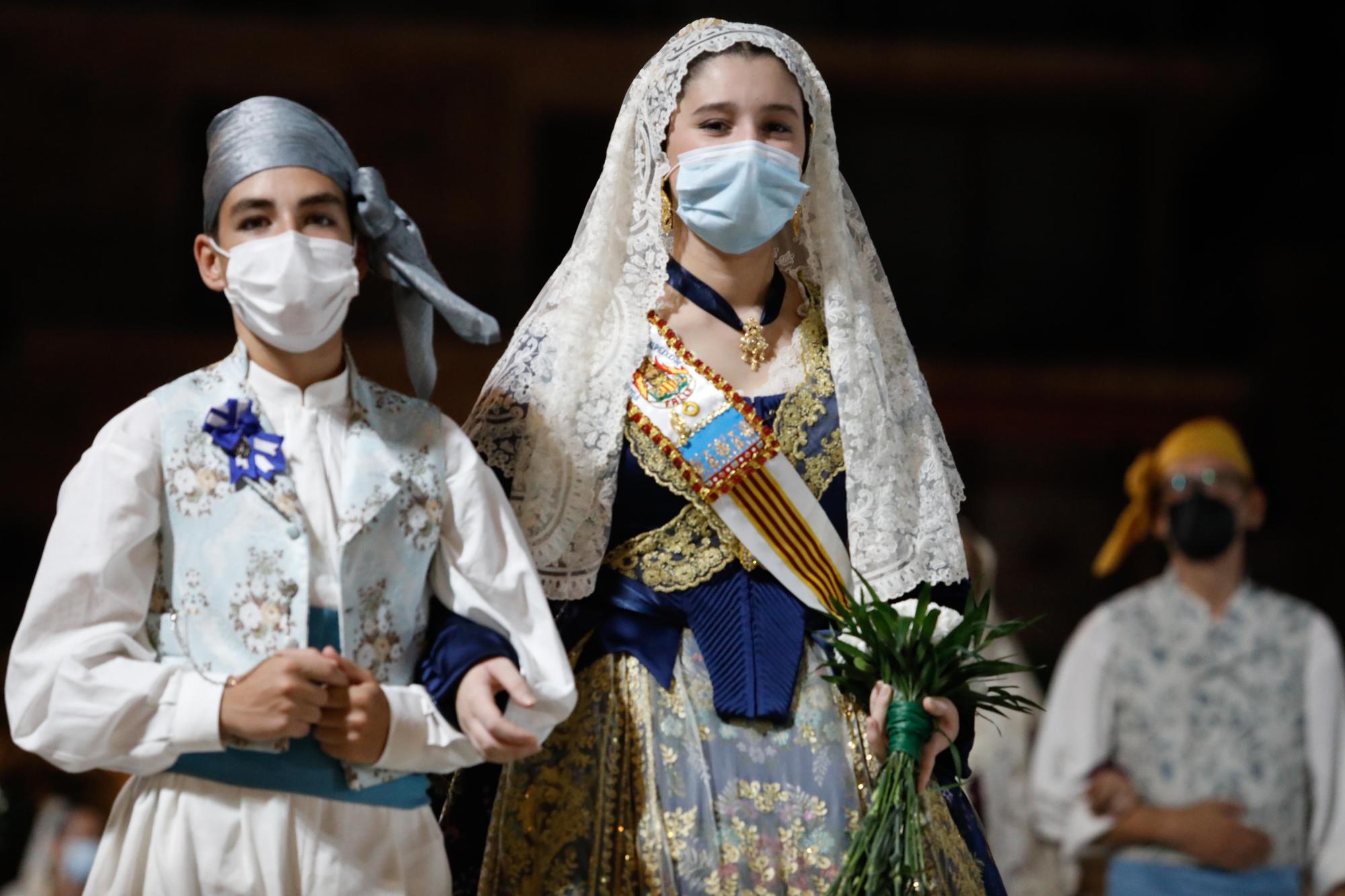 Búscate en el primer día de la ofrenda por la Calle Caballeros de las 21:00 a las 22:00