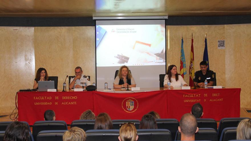 La salud mental de los policías y las víctimas, a examen en la Universidad de Alicante