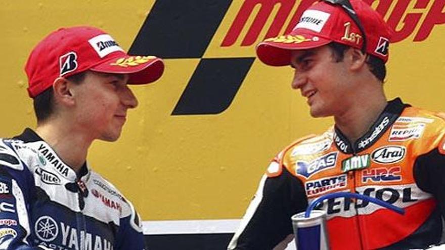 Jorge Lorenzo y Dani Pedrosa continúan su pugna en Francia