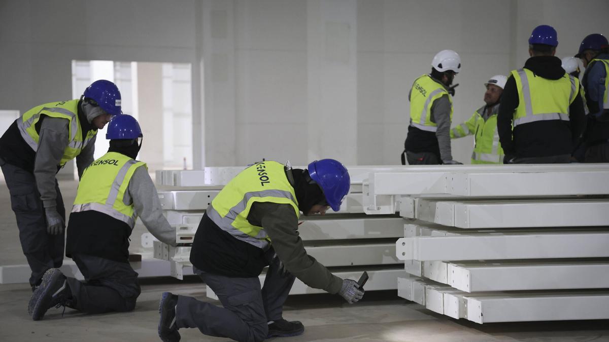 El contratista clave de la gigafactoría de VW manda a parte de sus trabajadores a Corea del Sur con el proyecto sin terminar