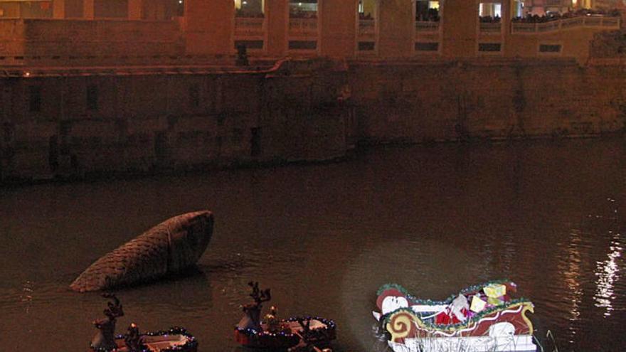 Llegada de Papá Noel el pasado año por el río.