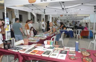 Més de 15.000 persones visiten la Fira del Llibre de Moncofa