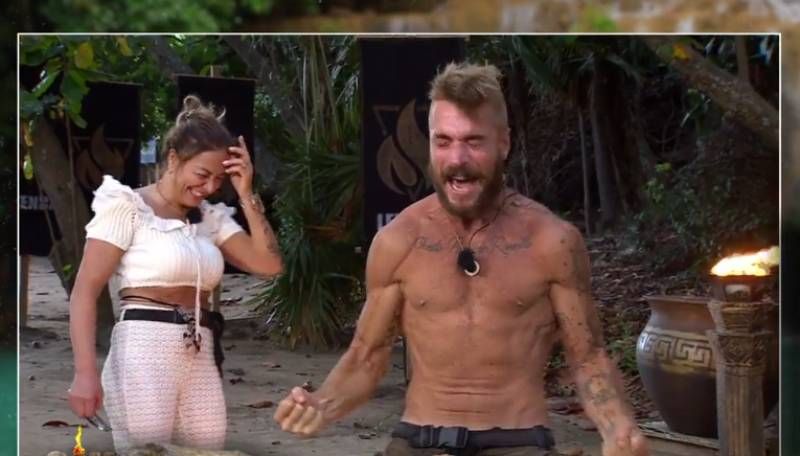 Tony no puede gritar de emoción tras la noticia recibida por Marta