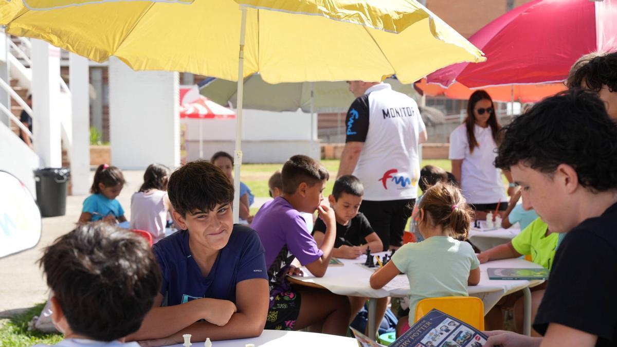 Galería | Las bibliopiscinas regresan en Badajoz con más de 4.000 libros