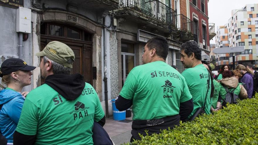 Un matrimonio y su hija de seis años serán desahuciados el 4 de marzo de un piso de La Corredoria por impago de alquiler