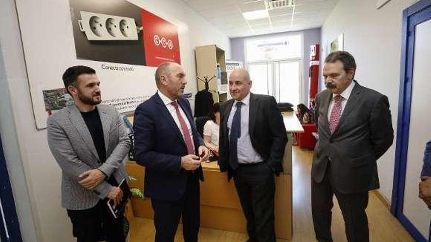 Por la izquierda, Jorge García, Juan Cofiño, Carlos González Lozano y José Manuel Caldevilla, ayer, en las instalaciones del CTA en Oviedo.