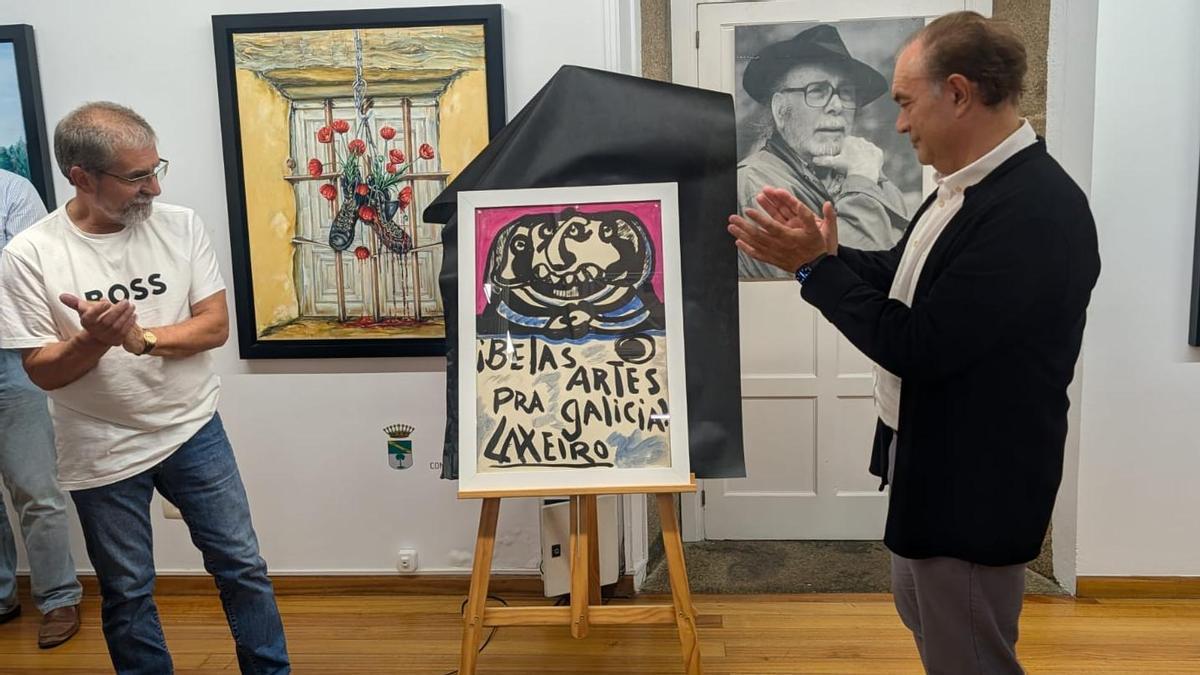 Alfonso Santomé, esquerda, e José Crespo, este martes na recepción do cadro 'Belas Artes pra Galicia!', de Laxeiro.